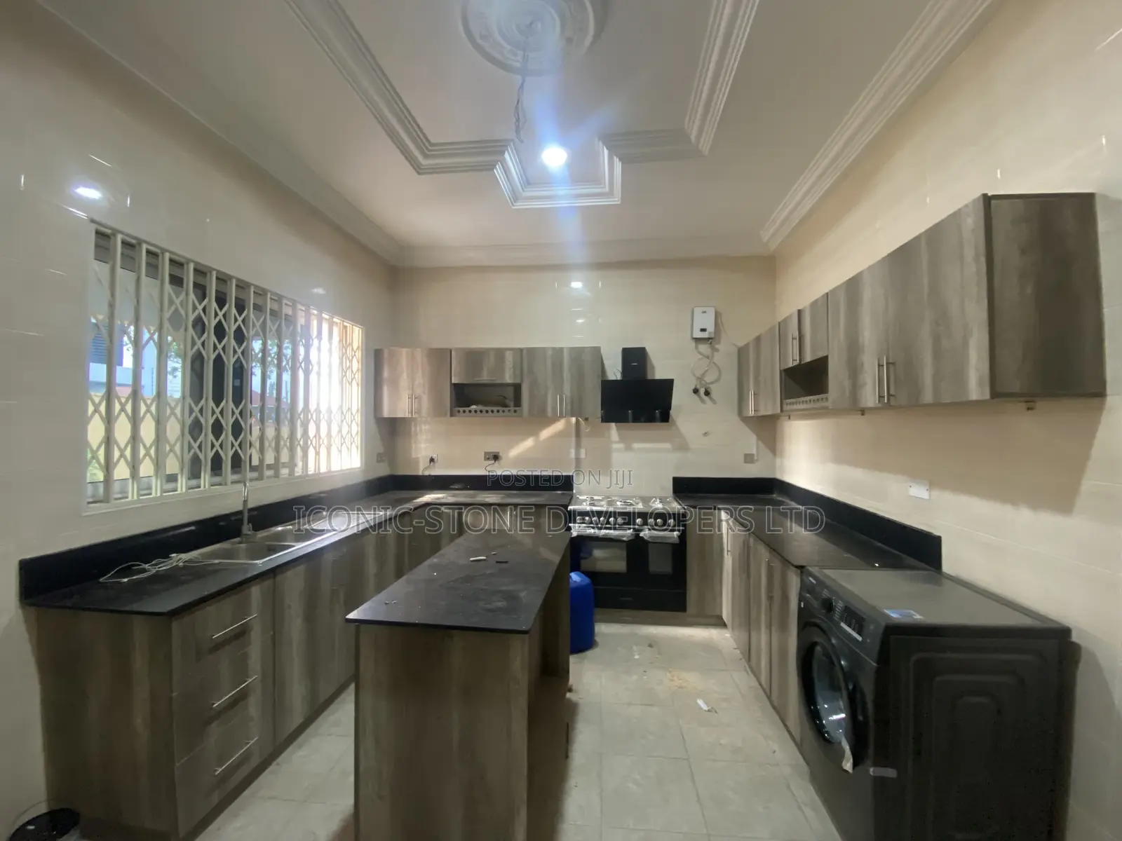 7bdrm House in Adjiringanor, Otano for rent