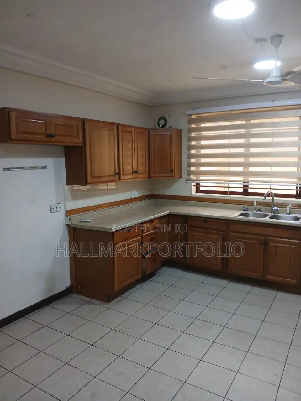 5bdrm House in Labone for sale