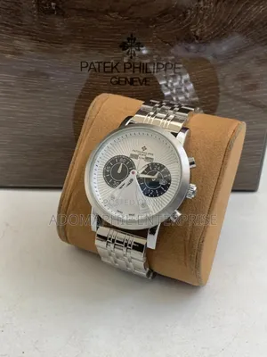 Elegant Patek Philippe Geneva Chain Watch