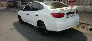 Photo - Hyundai Elantra GLS 2010 White
