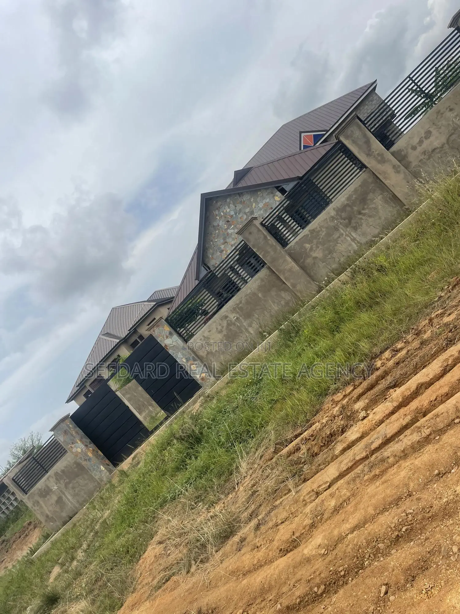 3 Bedroom Uncompleted House For Sale.