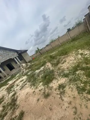 3 Bedroom Uncompleted House For Sale.