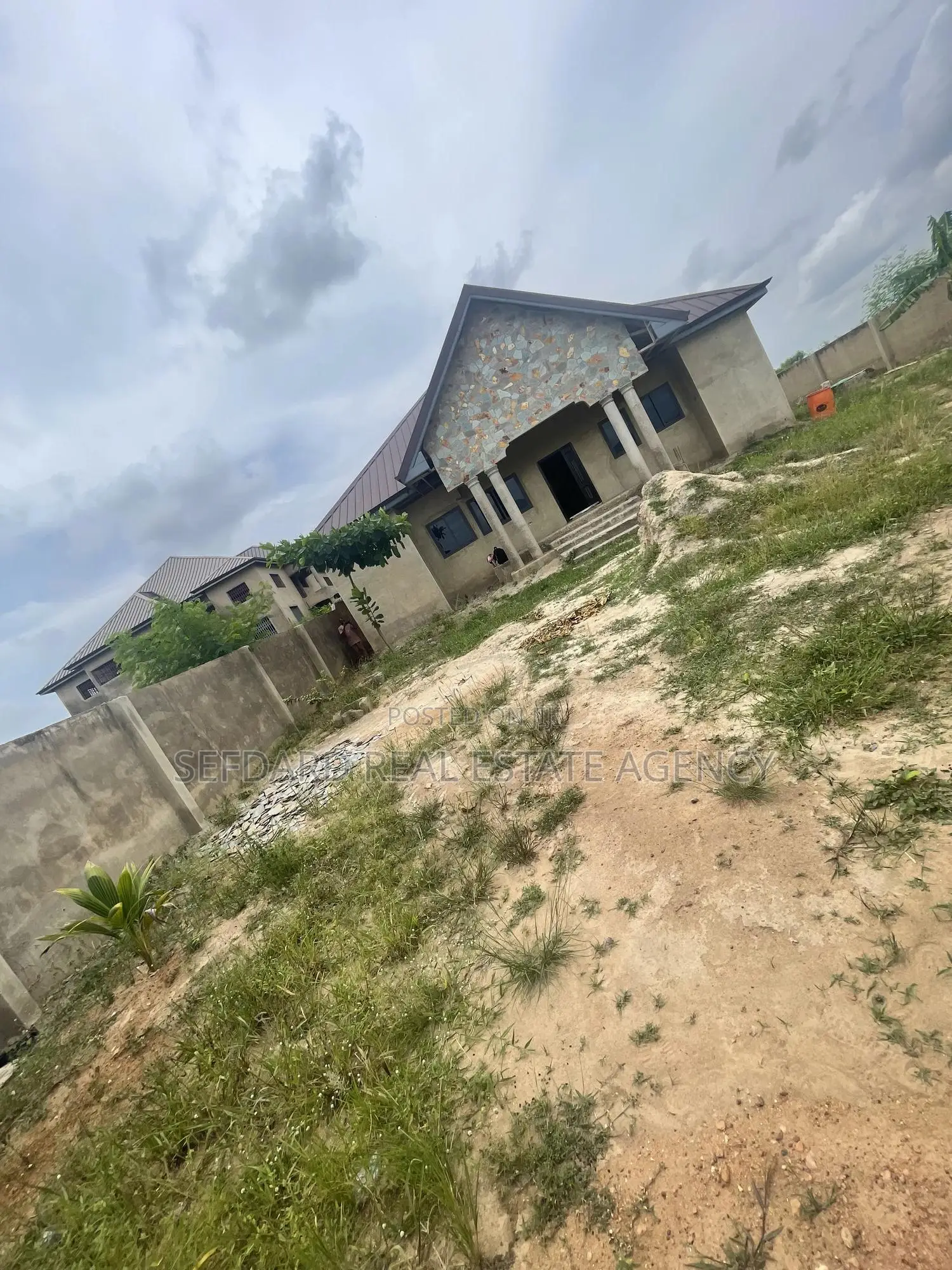 3 Bedroom Uncompleted House For Sale.