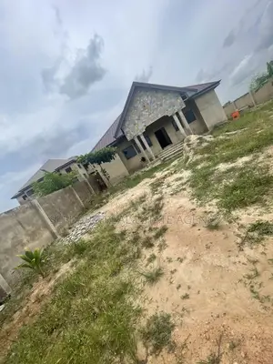 3 Bedroom Uncompleted House For Sale.