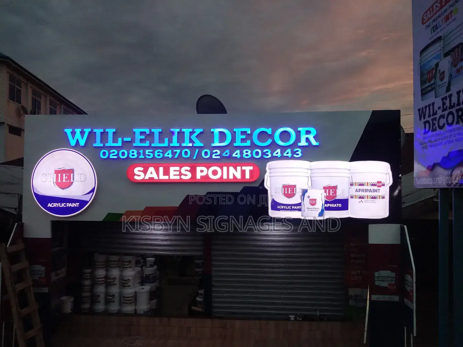 Professional Signage Branding That Attracts Customers