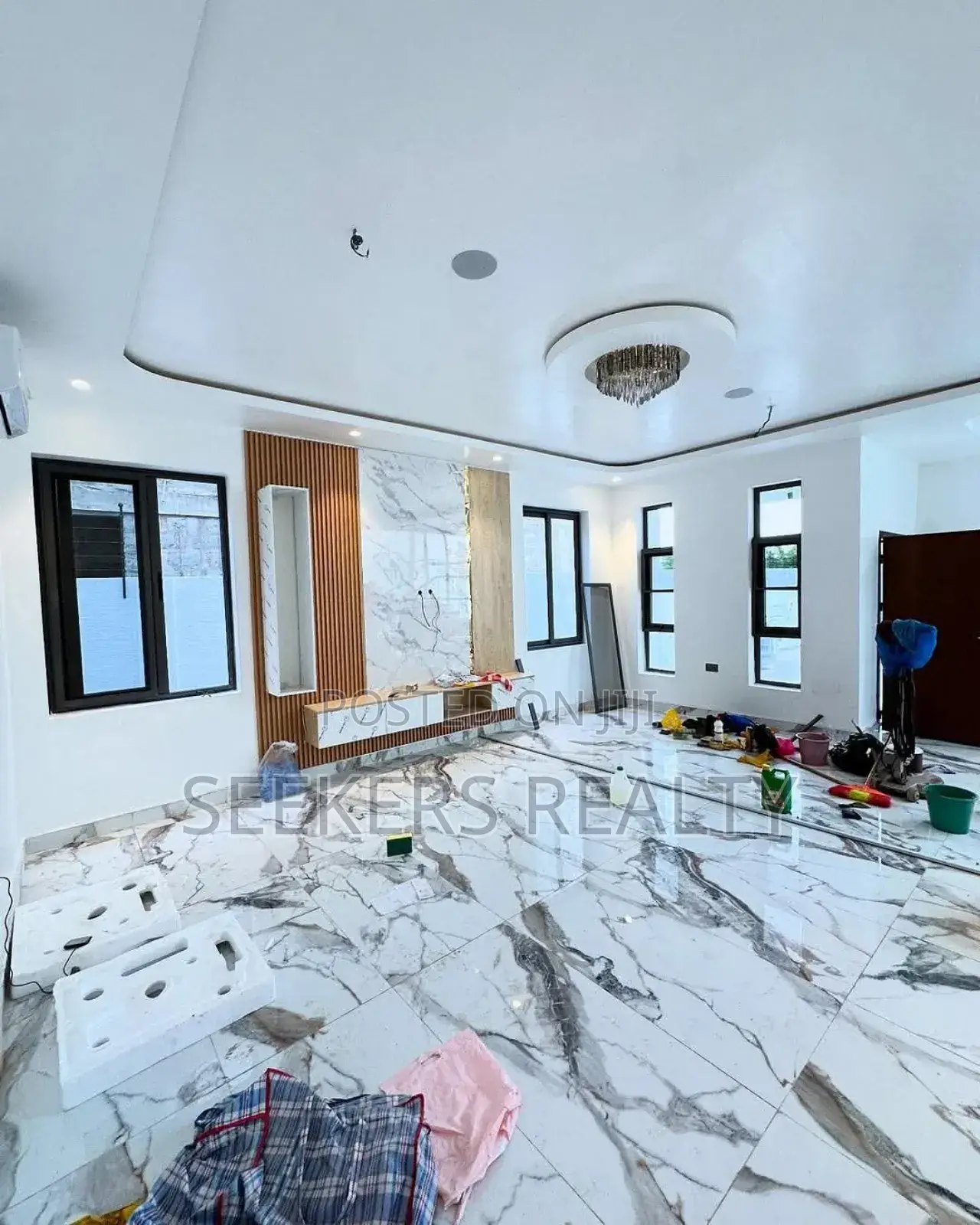 5bdrm House in Seekers Realty, Adenta for sale