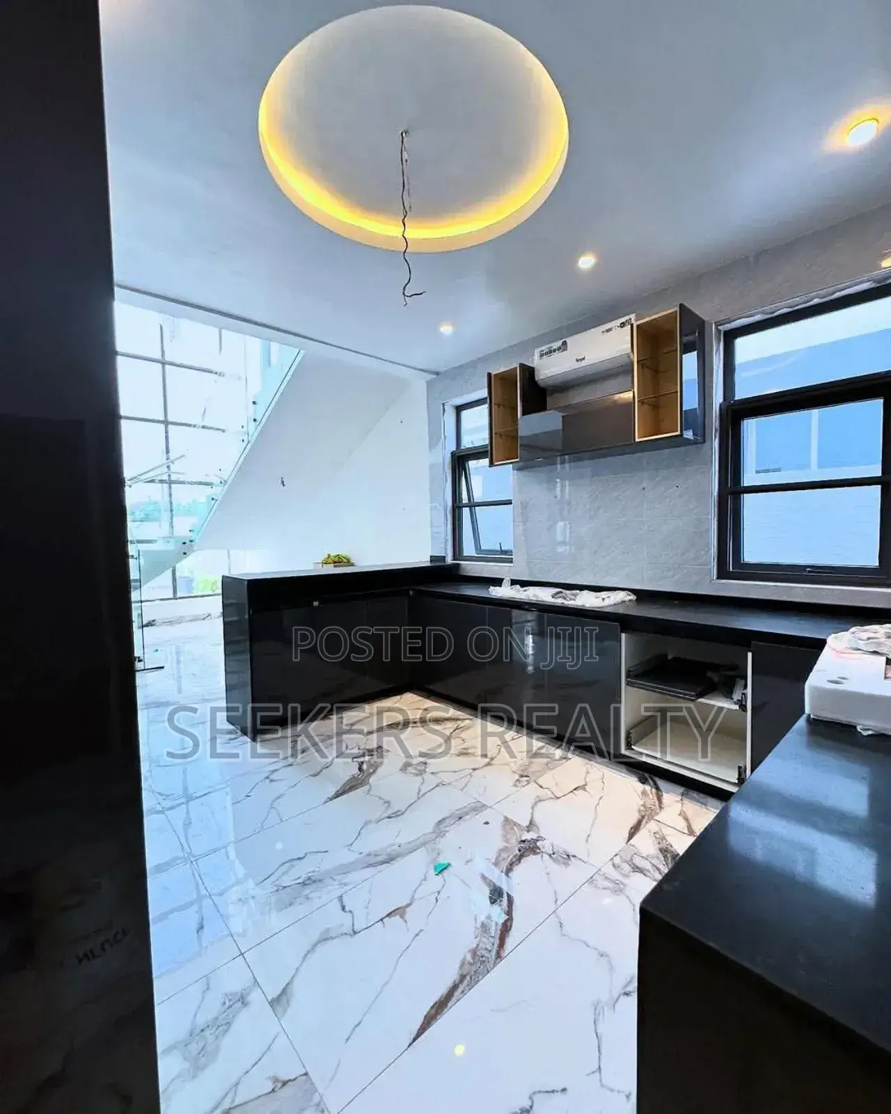 5bdrm House in Seekers Realty, Adenta for sale
