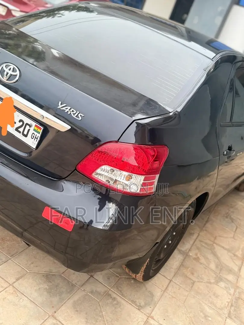 Toyota Yaris 2012 Black
