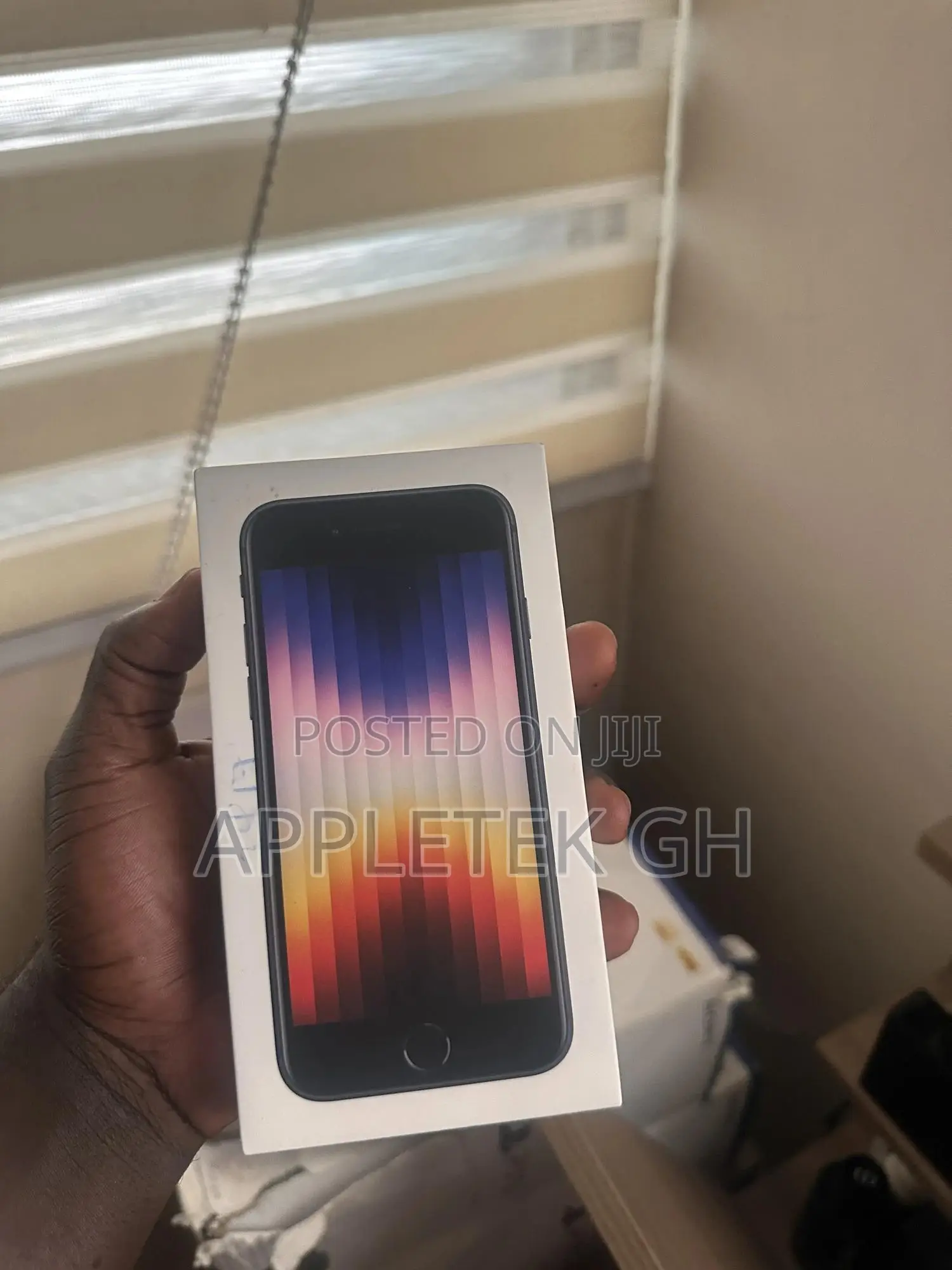 New Apple iPhone SE (2022) 64 GB Black
