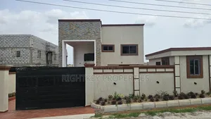 5bdrm Duplex in Rightkey, Kumasi Metropolitan for sale