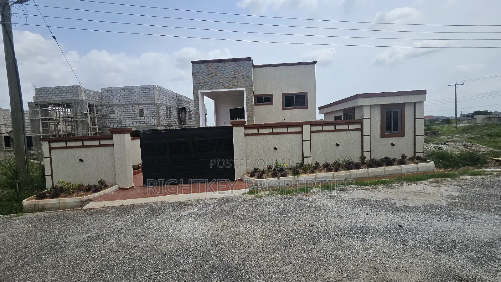 5bdrm Duplex in Rightkey, Kumasi Metropolitan for sale