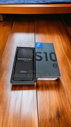 New Samsung Galaxy S10e 128 GB Black