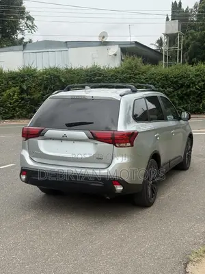 Mitsubishi Outlander SEL FWD 2020 Silver