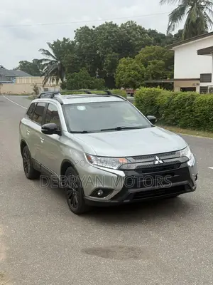 Mitsubishi Outlander SEL FWD 2020 Silver