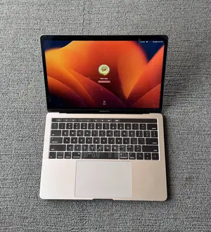 Photo - Laptop Apple MacBook Pro 2017 16GB Intel Core I7 SSD 1T