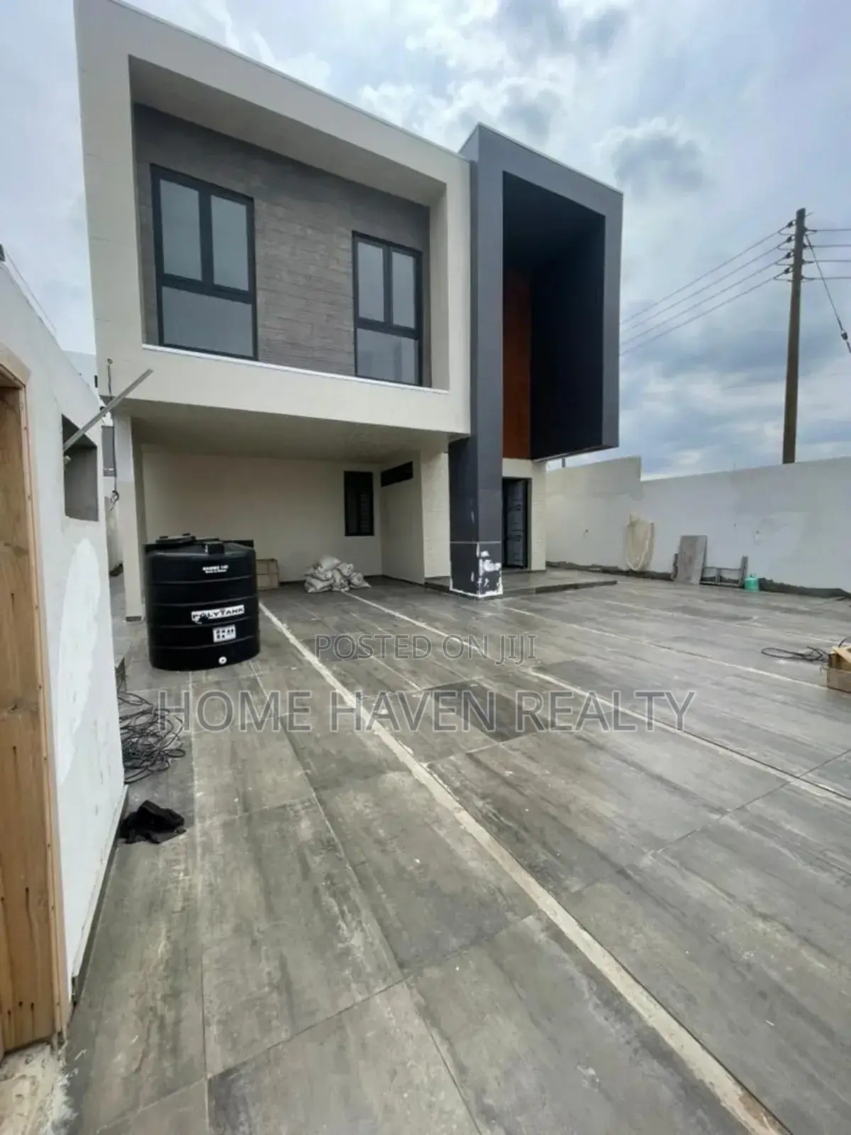 4bdrm House in East Airport, Tseaddo for sale