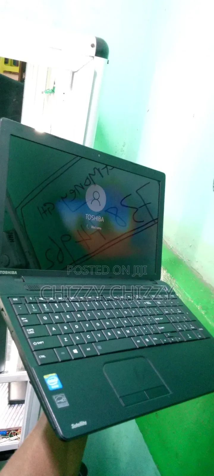 Laptop Toshiba Satellite C50 4GB Intel HDD 320GB