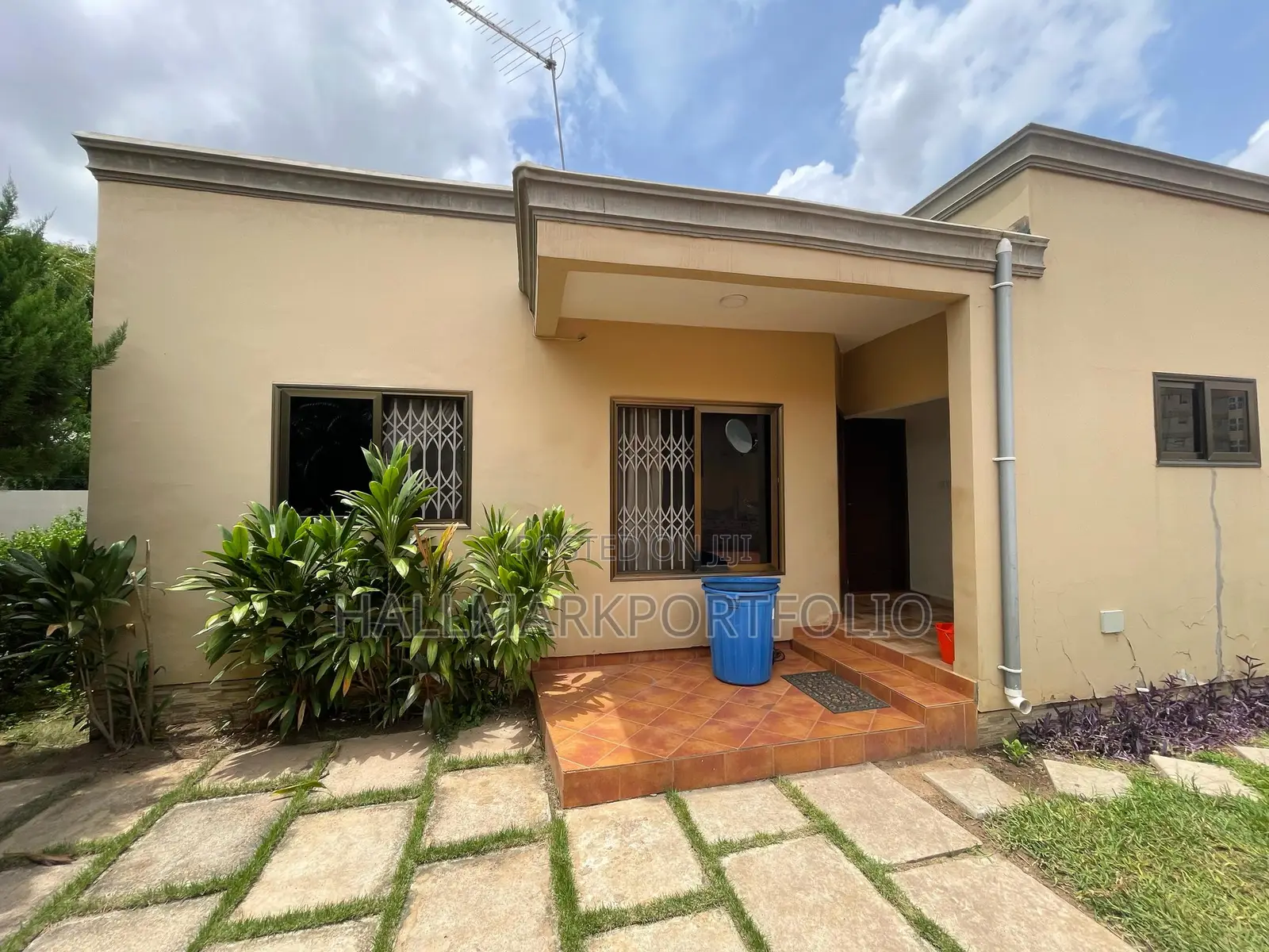 Furnished 4bdrm House in East Airport, Accra Metropolitan for sale