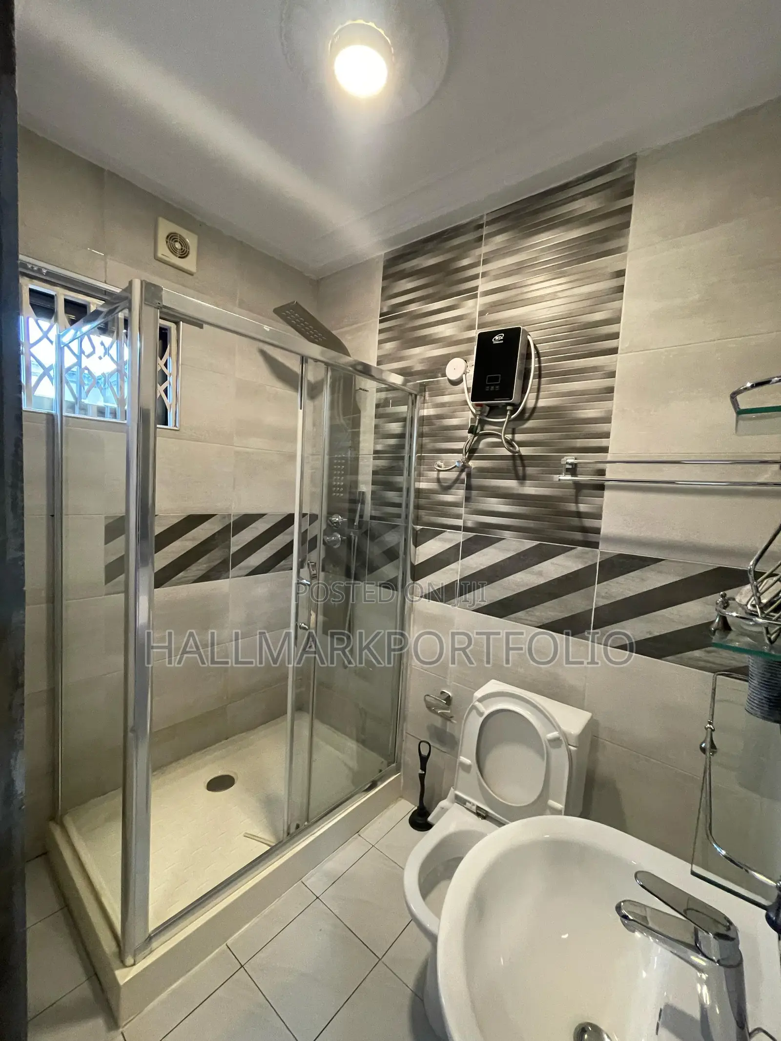 Furnished 4bdrm House in East Airport, Accra Metropolitan for sale