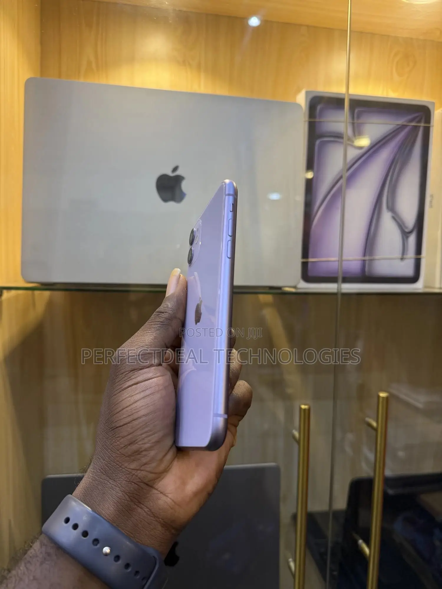 New Apple iPhone 11 64 GB Purple