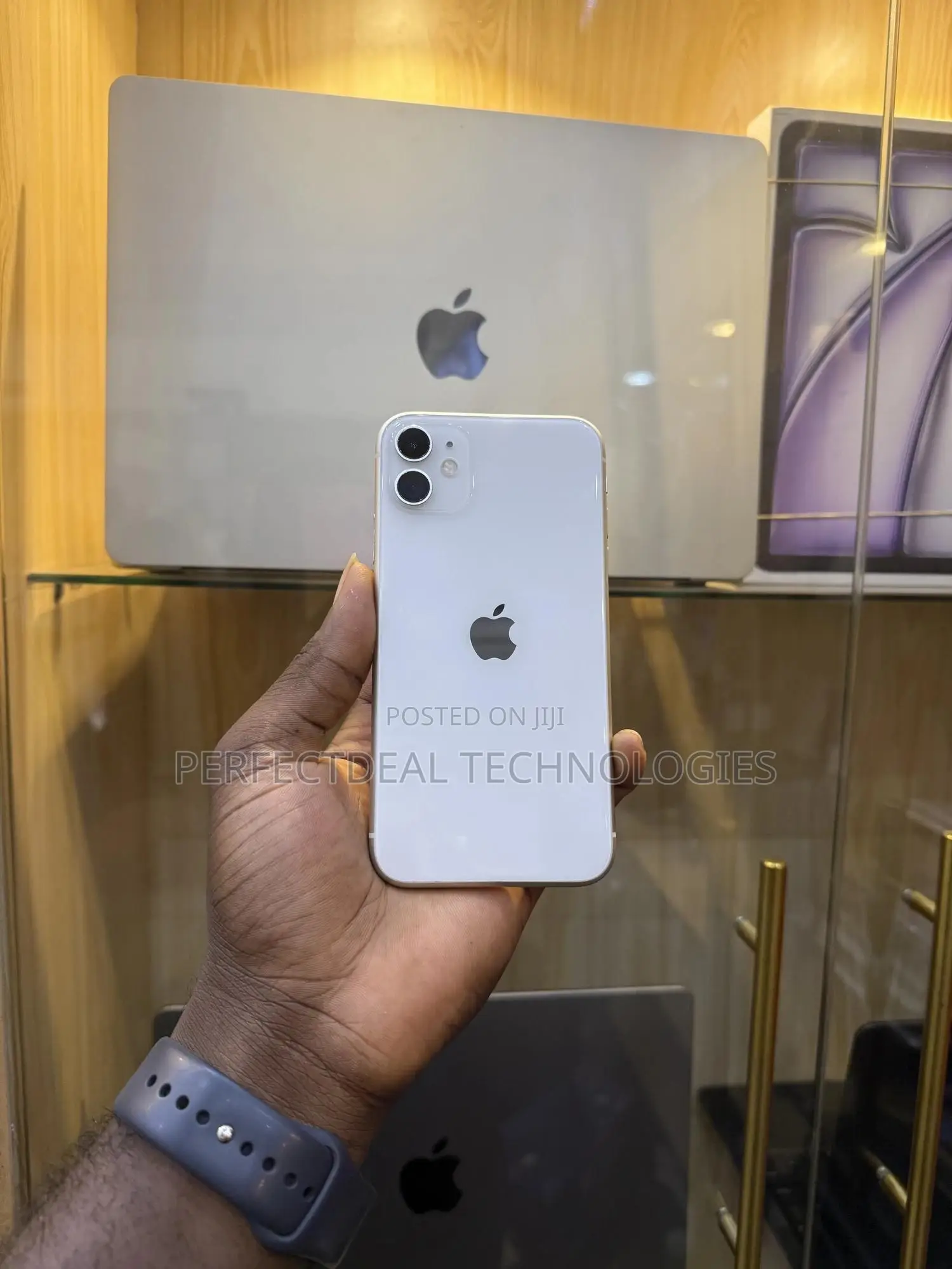 New Apple iPhone 11 64 GB White