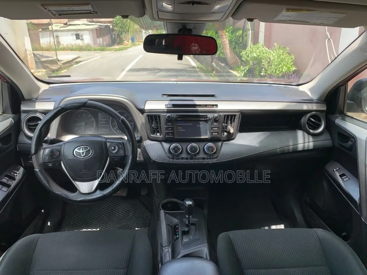 Toyota RAV4 LE 4dr SUV AWD (2.5L 4cyl 6A) 2018 Red