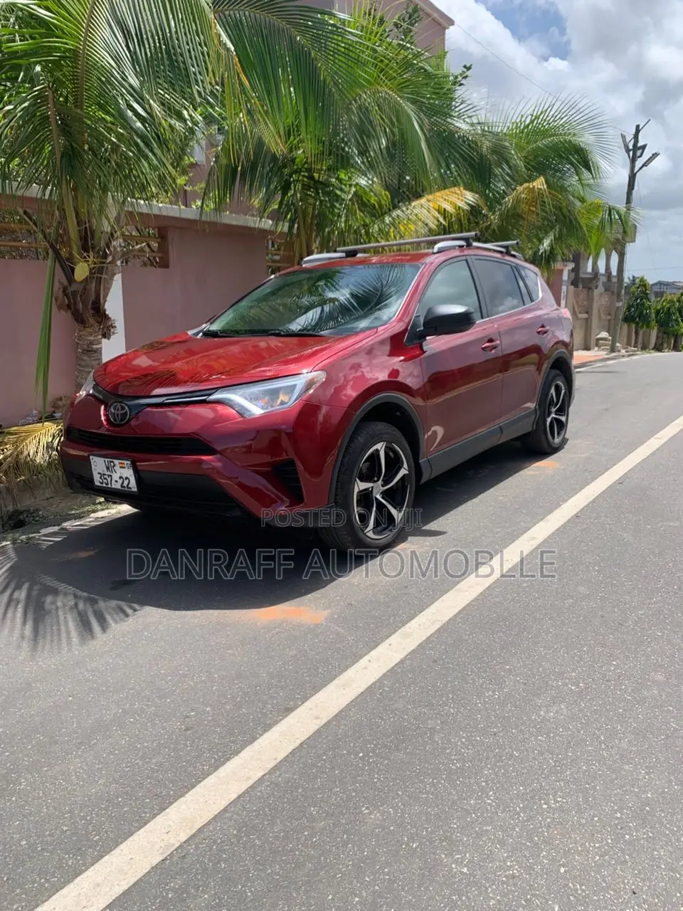 Toyota RAV4 LE 4dr SUV AWD (2.5L 4cyl 6A) 2018 Red