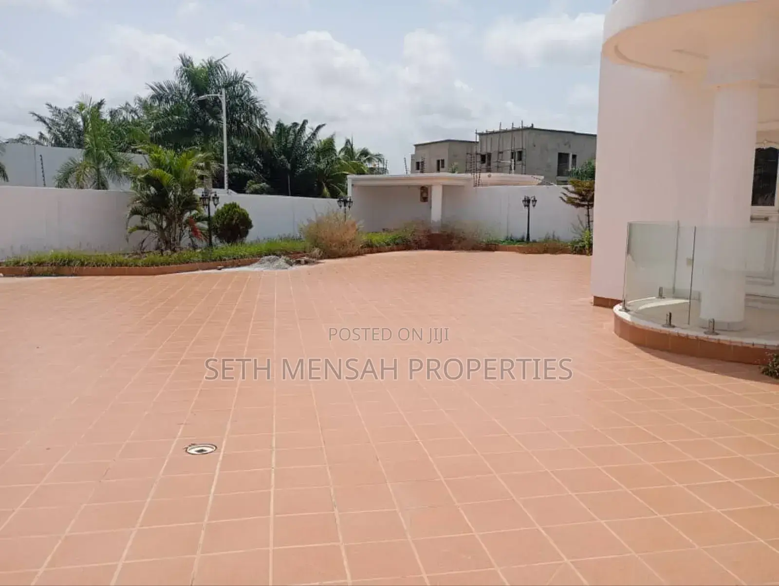 6bdrm House in East Legon for sale