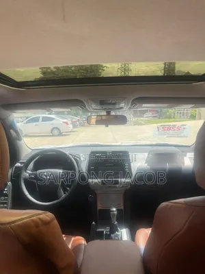 Toyota Land Cruiser Prado 2.7 2018 White