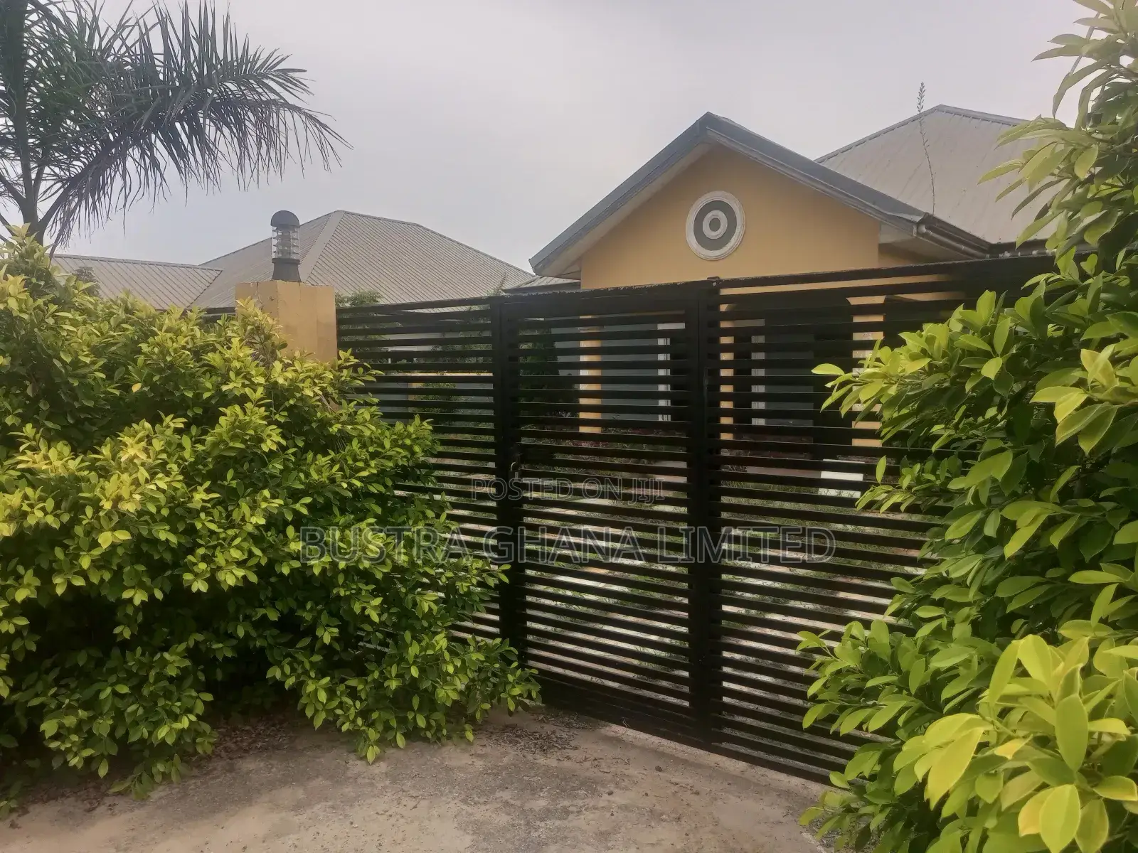 3bdrm House in Tema Community 25 for sale
