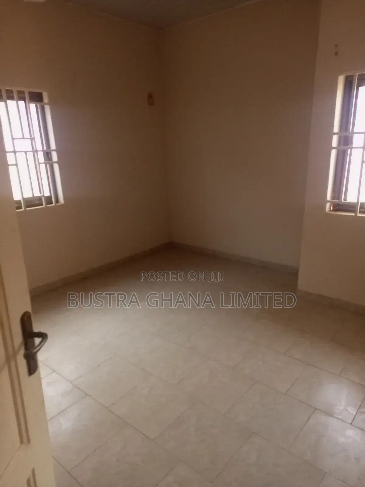 3bdrm House in Community 25 Savanna, Tema Metropolitan for sale