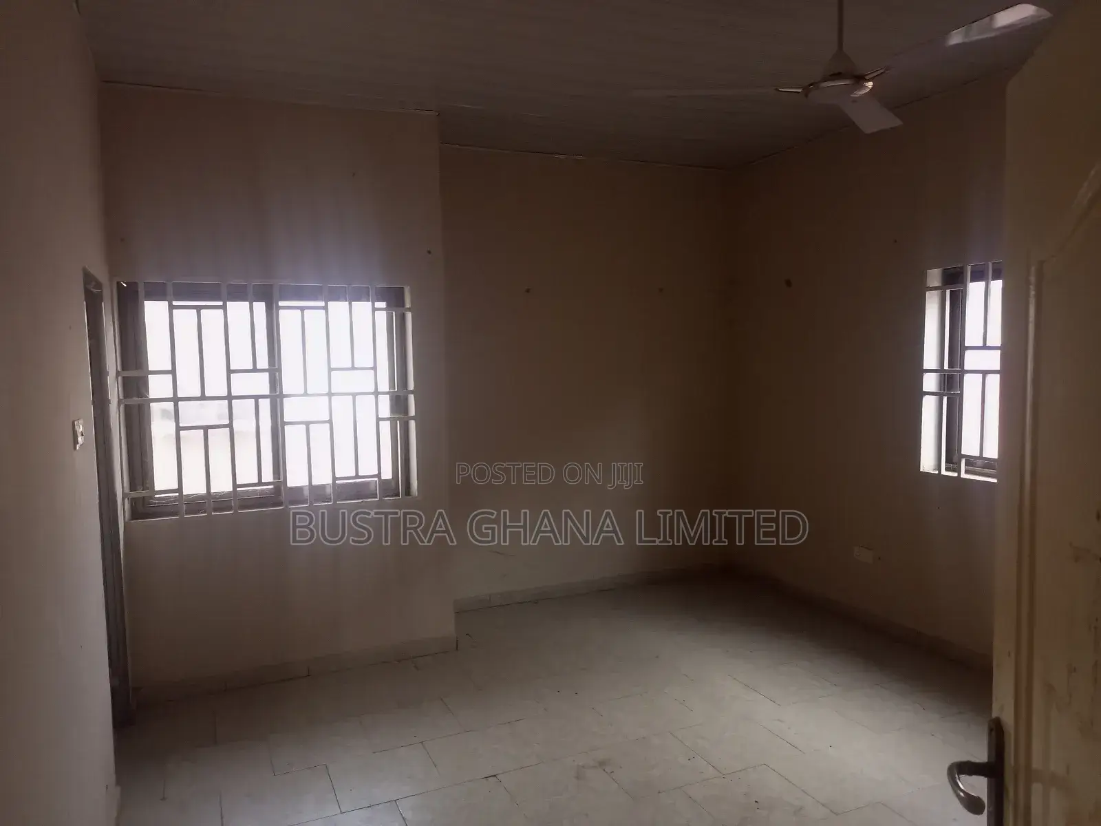3bdrm House in Community 25 Savanna, Tema Metropolitan for sale