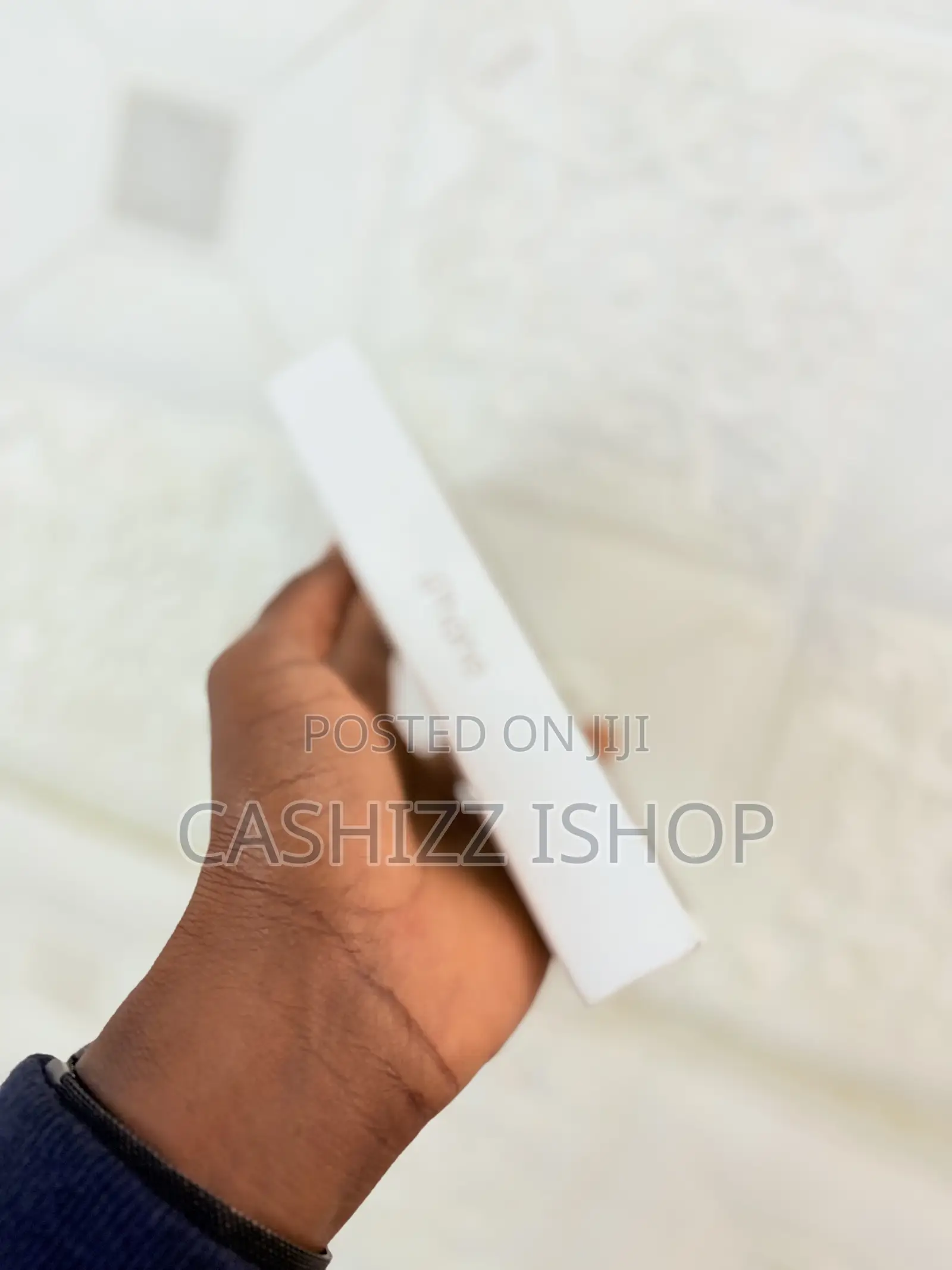 New Apple iPhone 16 Pro Max 256 GB Gold