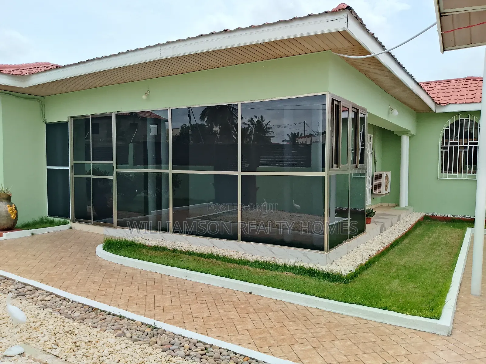 5bdrm House in Community 18 Area, Spintex for rent