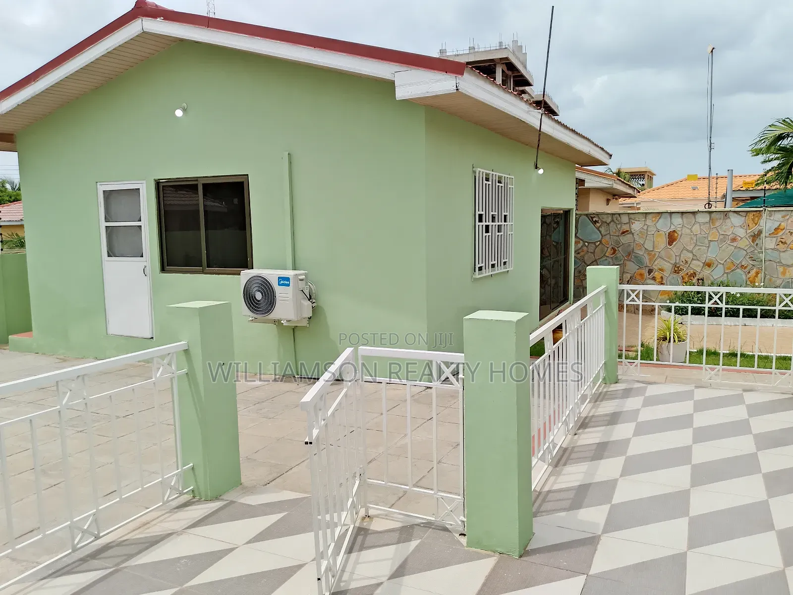5bdrm House in Community 18 Area, Spintex for rent