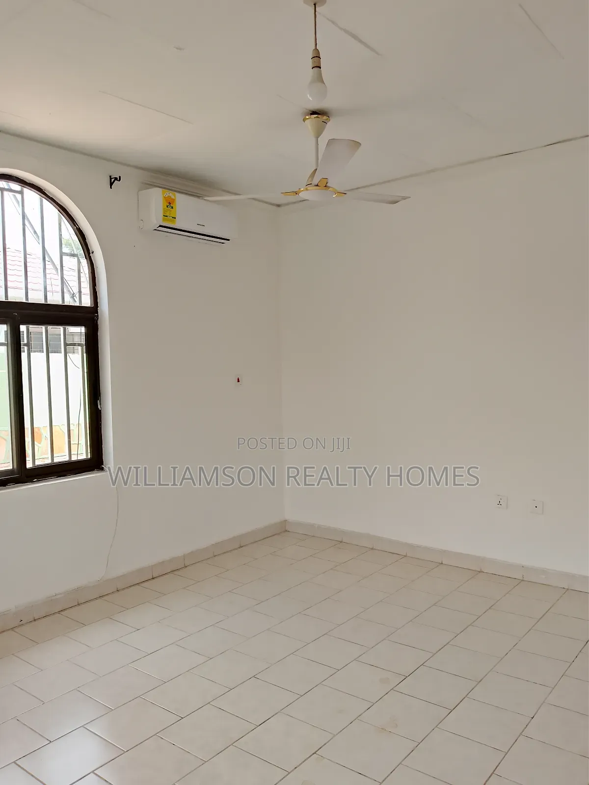 5bdrm House in Community 18 Area, Spintex for rent