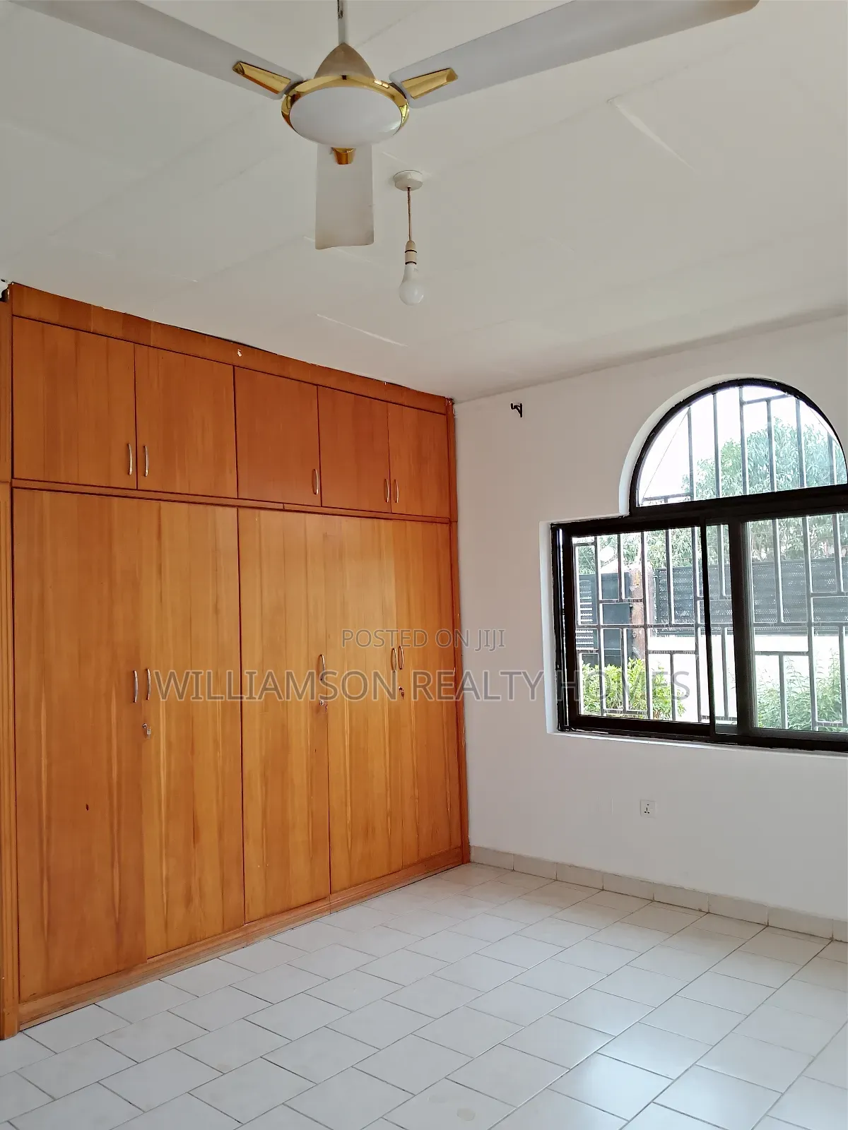 5bdrm House in Community 18 Area, Spintex for rent