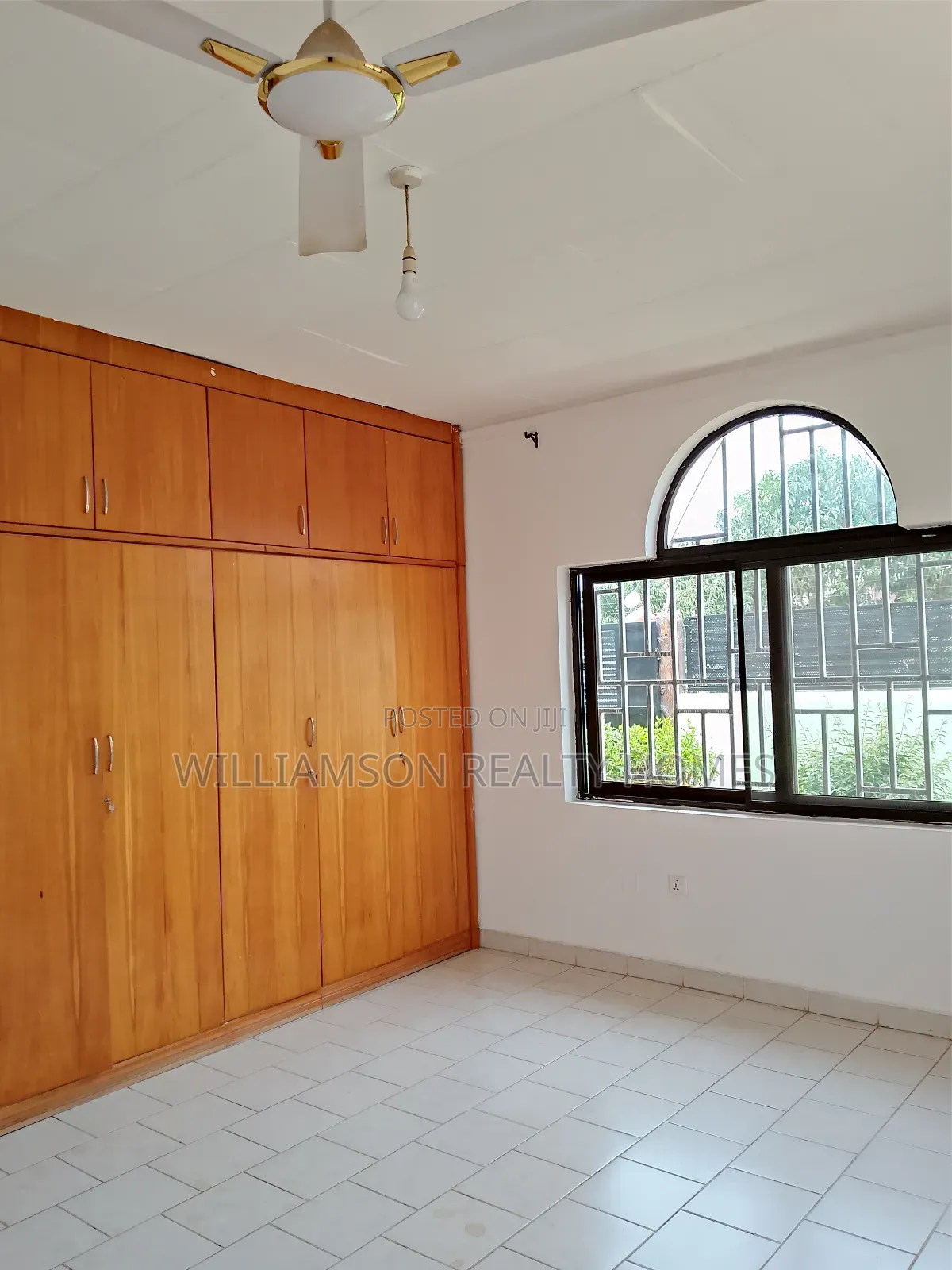 5bdrm House in Community 18 Area, Spintex for rent