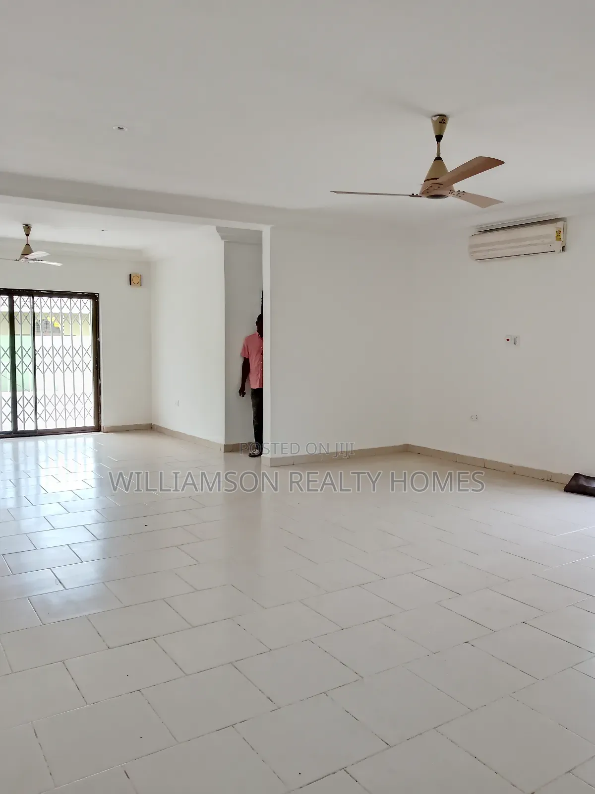 5bdrm House in Community 18 Area, Spintex for rent