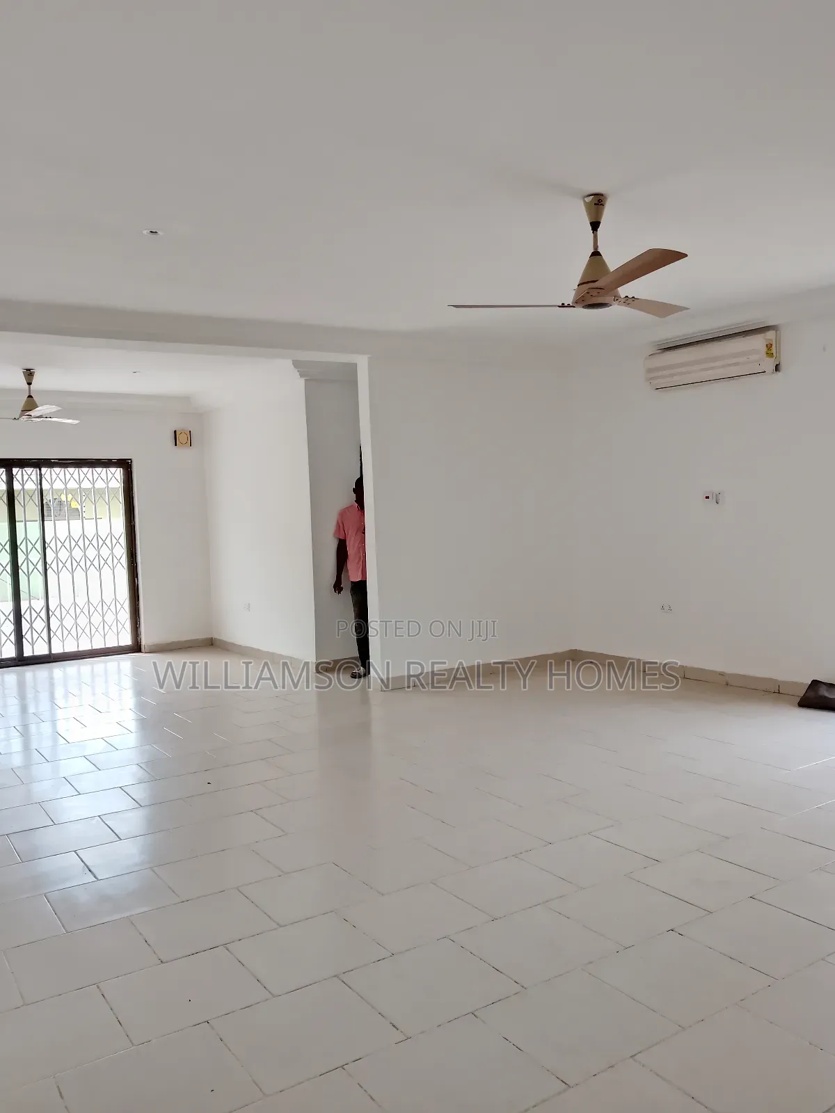 5bdrm House in Community 18 Area, Spintex for rent