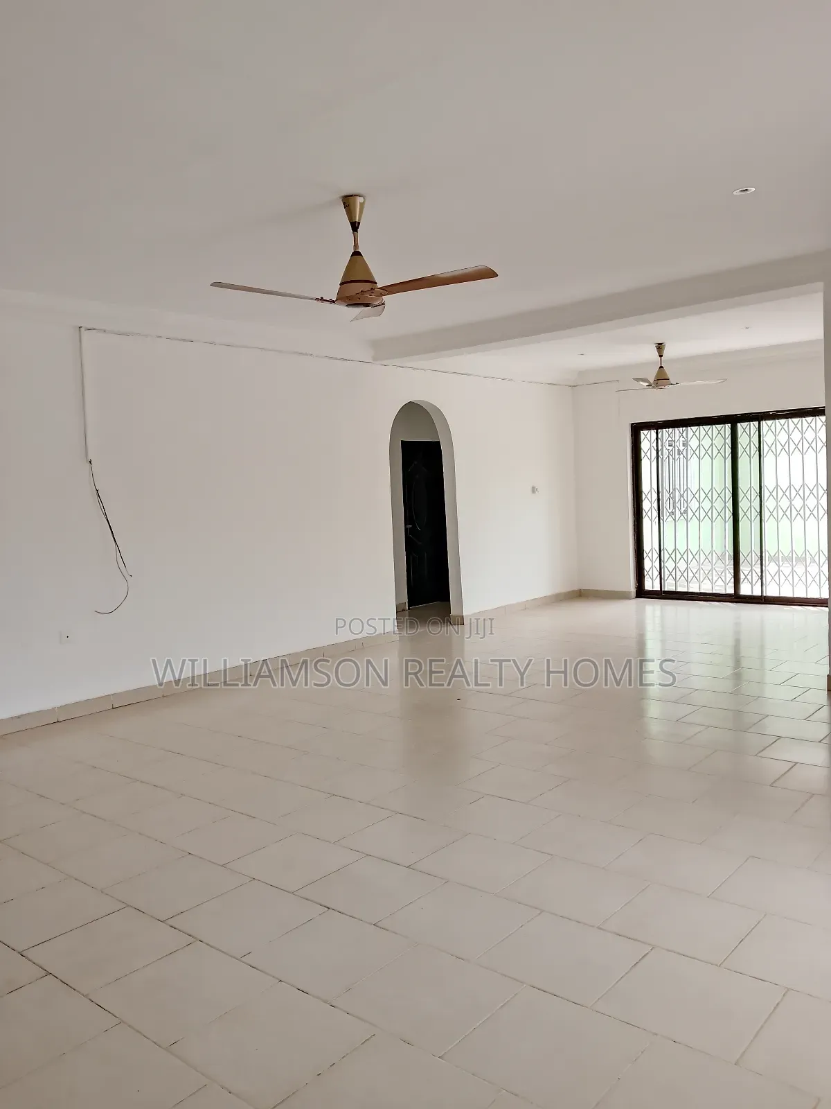 5bdrm House in Community 18 Area, Spintex for rent