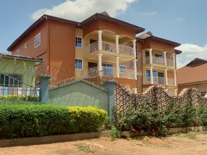 12bdrm House in Abuakwa, Kumasi Metropolitan for sale