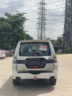 Mitsubishi Pajero 2017 White