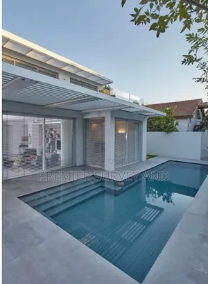Swimming Pool Construction Expert