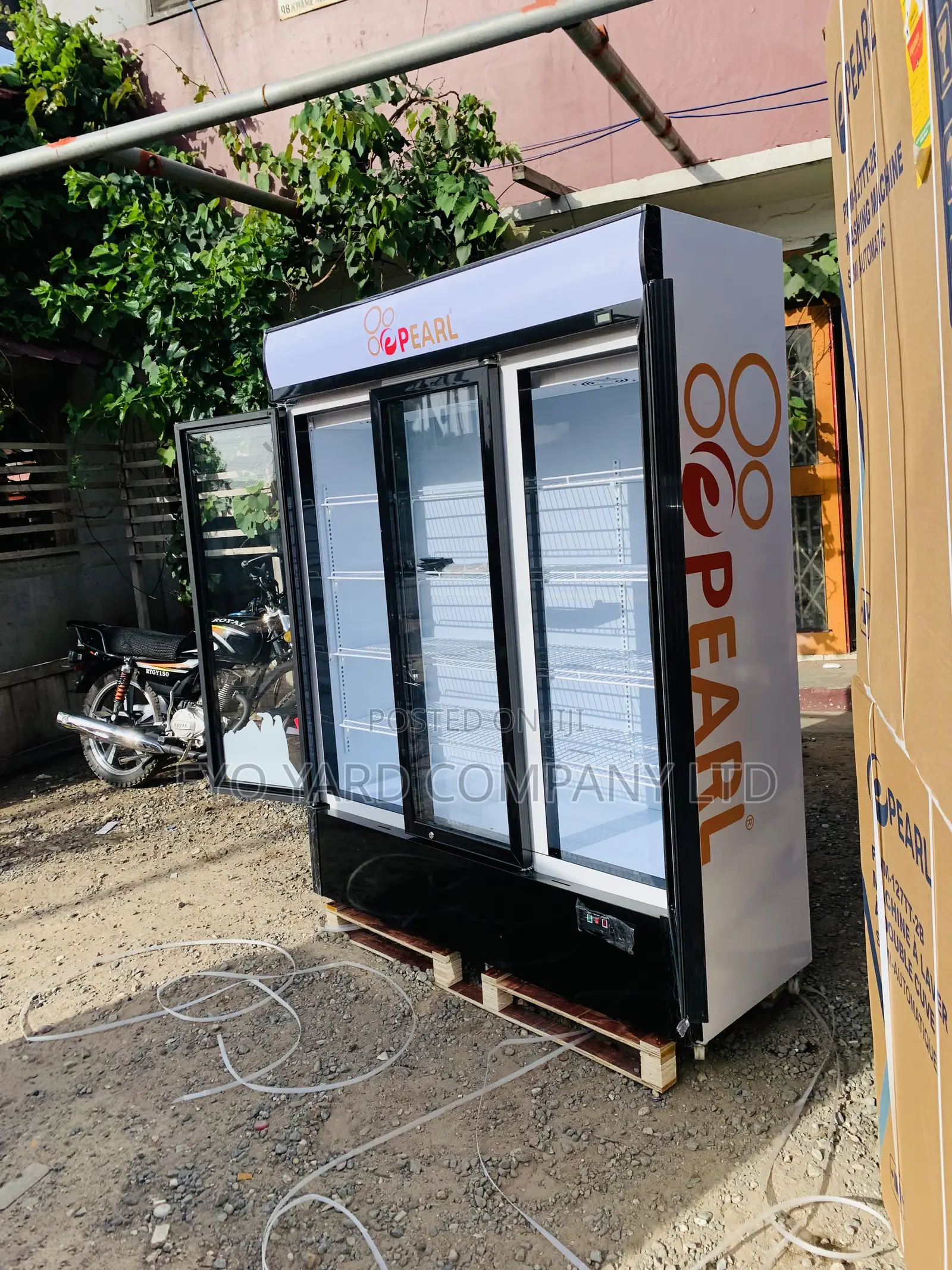 Freestanding Display Fridge 780l Pearl White