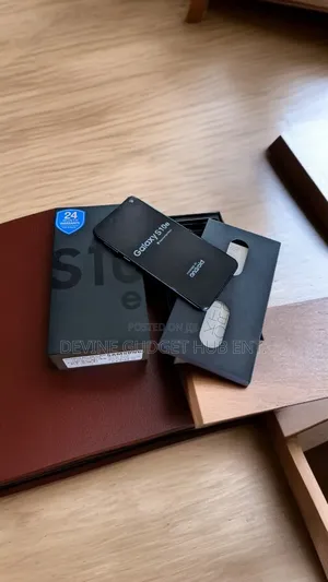New Samsung Galaxy S10e 128 GB Rose Gold