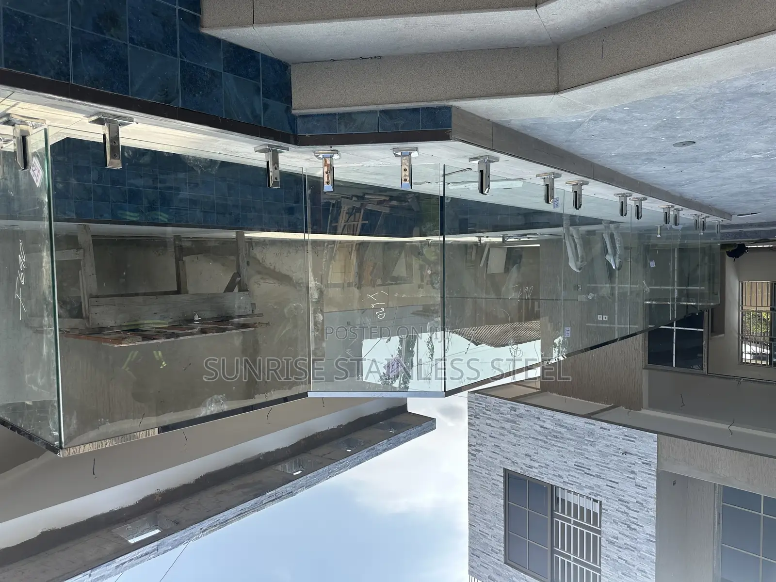 Stainless Frameless Design