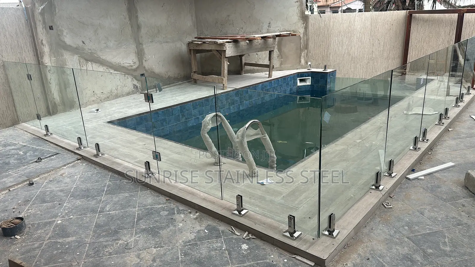 Stainless Frameless Design