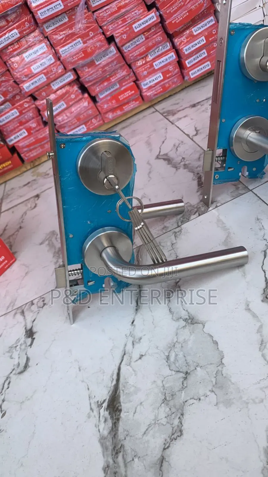 Quality Door Lock With Stainless Separate Handles.