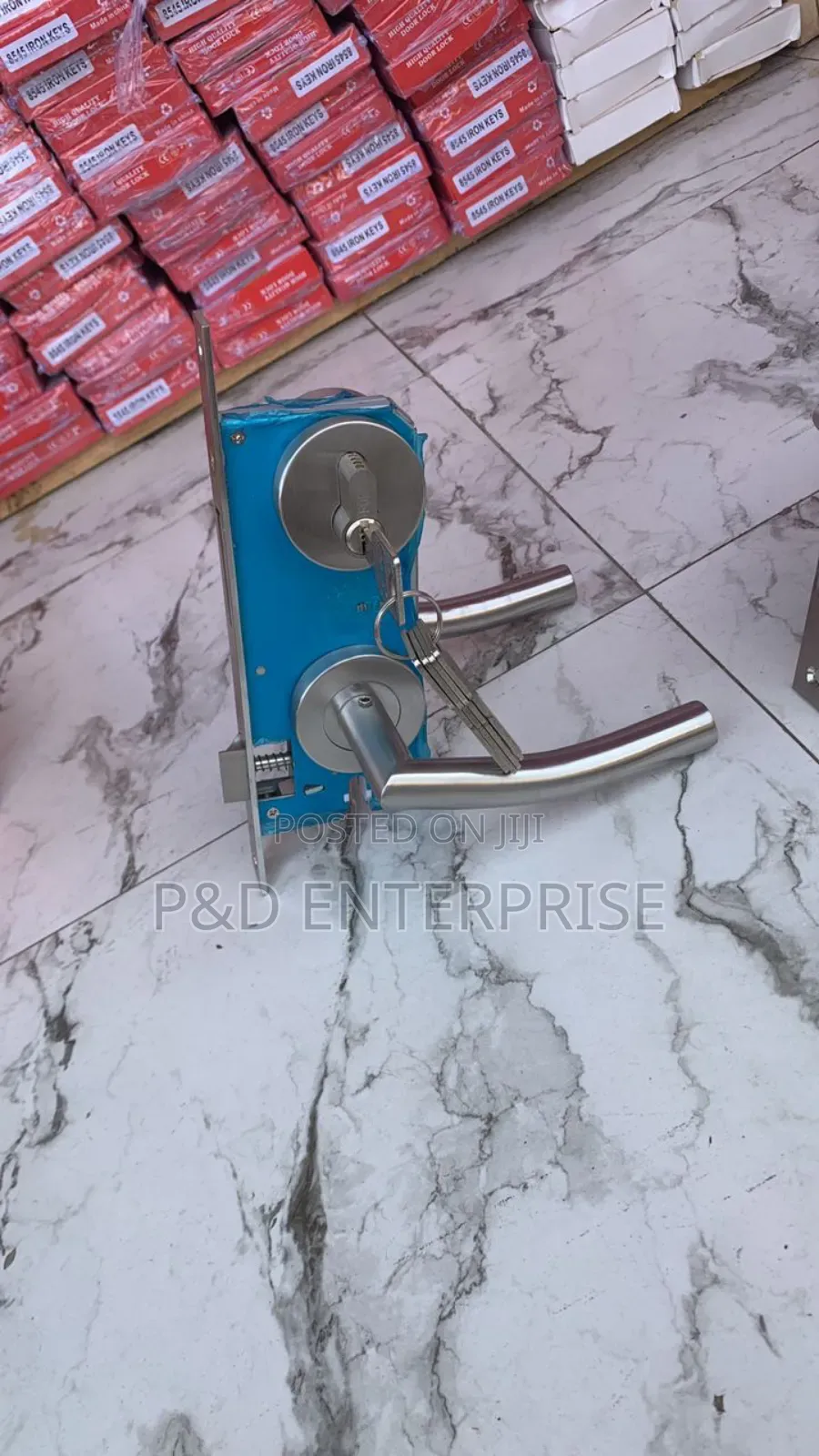Quality Door Lock With Stainless Separate Handles.